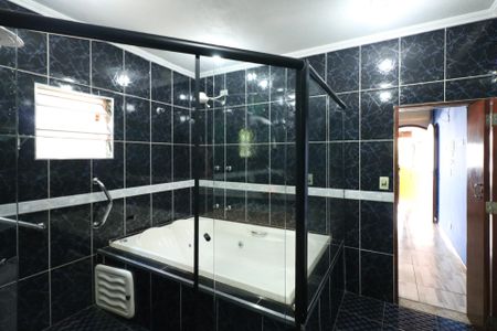 Casa para alugar com 381m², 5 quartos e 12 vagasBanheiro da Suíte 2