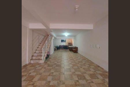 Casa à venda com 3 quartos, 206m² em Vila Alzira, Santo André
