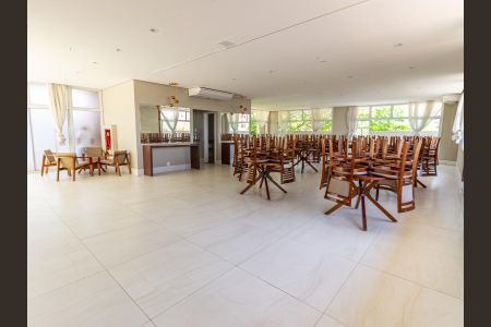 Apartamento à venda com 124m², 3 quartos e 2 vagas Apartamento à venda com 124m², 3 quartos e 2 vagasÁrea comum - Salão de festas