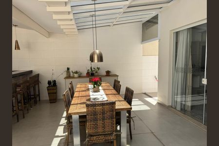 Casa à venda com 3 quartos, 209m² em CECAP, Jundiaí