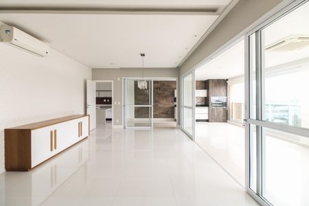 Apartamento à venda com 228m², 4 quartos e 4 vagasSala