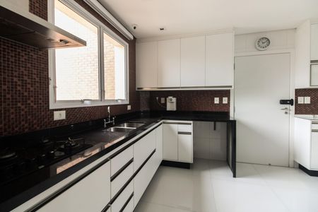 Apartamento à venda com 228m², 4 quartos e 4 vagasCozinha