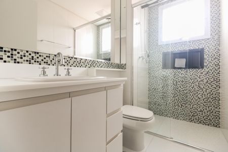 Apartamento à venda com 228m², 4 quartos e 4 vagasBanheiro Suíte 2