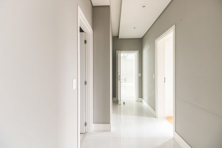 Apartamento à venda com 228m², 4 quartos e 4 vagasCorredor 