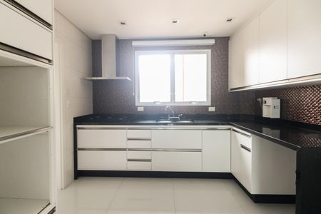 Apartamento à venda com 228m², 4 quartos e 4 vagasCozinha