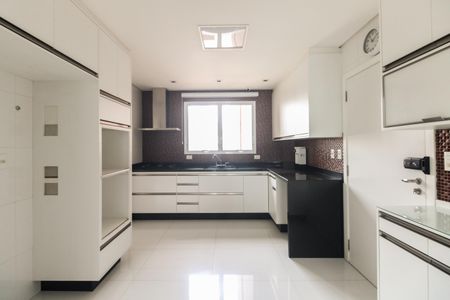 Apartamento à venda com 228m², 4 quartos e 4 vagasCozinha