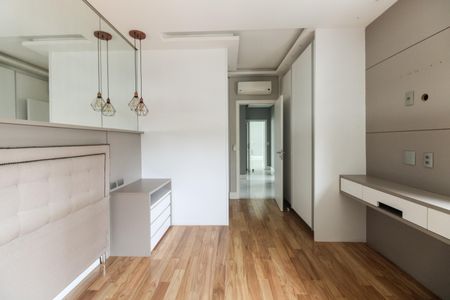 Apartamento à venda com 228m², 4 quartos e 4 vagasSuíte 1