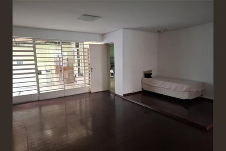 Casa à venda com 240m², 3 quartos e 3 vagas