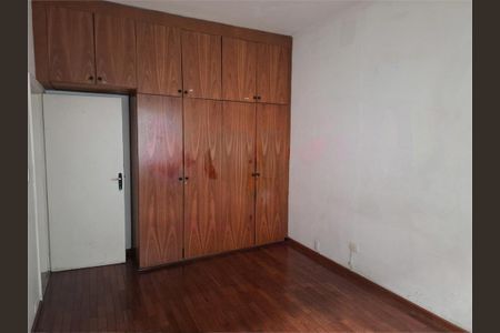 Casa à venda com 240m², 3 quartos e 3 vagas