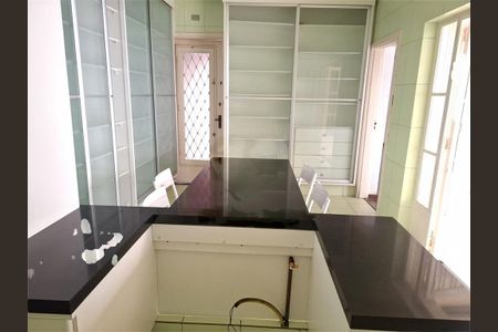 Casa à venda com 240m², 3 quartos e 3 vagas