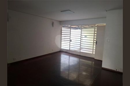 Casa à venda com 240m², 3 quartos e 3 vagas