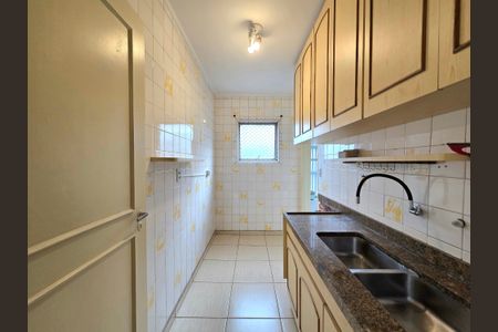 Cozinha de apartamento para alugar com 1 quarto, 40m² em Itaim Bibi, São Paulo