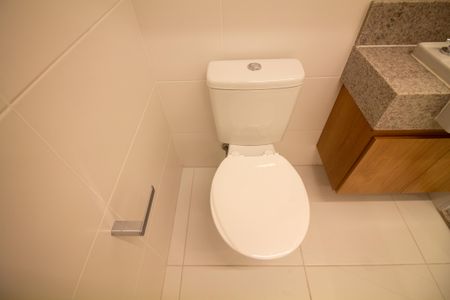 Banheiro de kitnet/studio para alugar com 1 quarto, 30m² em Santo Amaro, São Paulo