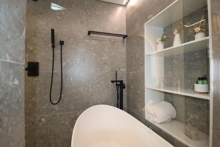 Apartamento à venda com 105m², 2 quartos e 2 vagasBanheiro Quarto 1 suíte