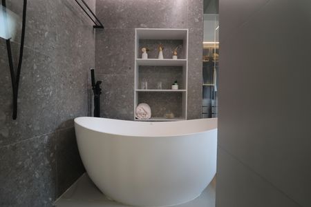 Apartamento à venda com 105m², 2 quartos e 2 vagasBanheiro Quarto 1 suíte