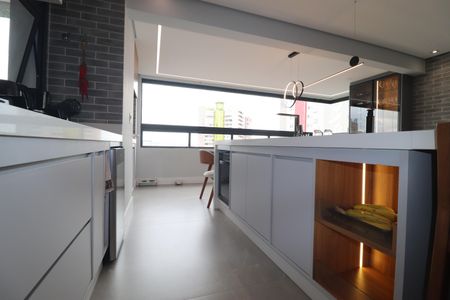 Apartamento à venda com 105m², 2 quartos e 2 vagasCozinha