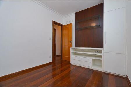Apartamento à venda com 177m², 4 quartos e 3 vagasQuarto 2