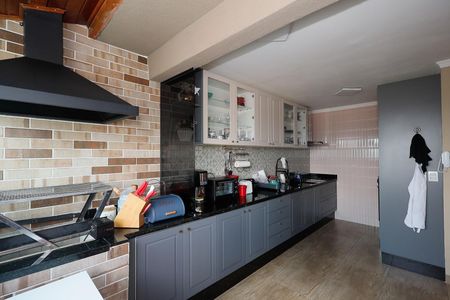 Casa de condomínio à venda com 54m², 2 quartos e 2 vagasCozinha - Armários