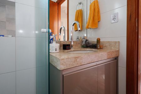 Casa de condomínio à venda com 54m², 2 quartos e 2 vagasBanheiro da Suíte 2