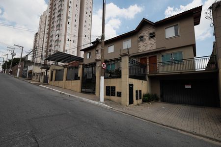 Casa de condomínio à venda com 54m², 2 quartos e 2 vagasFachada 