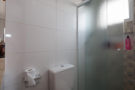 Casa de condomínio à venda com 54m², 2 quartos e 2 vagasBanheiro da Suíte 1