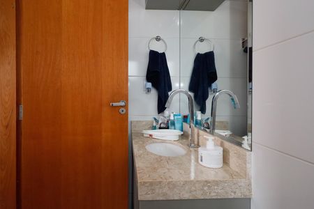 Casa de condomínio à venda com 54m², 2 quartos e 2 vagasBanheiro da Suíte 1