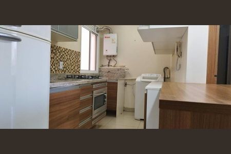 Cozinha  de apartamento para alugar com 2 quartos, 58m² em Humaitá, Porto Alegre