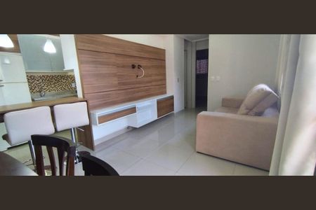 Sala  de apartamento para alugar com 2 quartos, 58m² em Humaitá, Porto Alegre