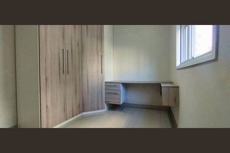 Quarto 1 de apartamento para alugar com 2 quartos, 58m² em Humaitá, Porto Alegre