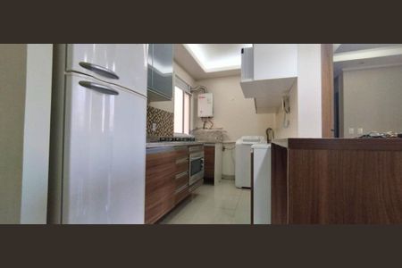 Cozinha  de apartamento para alugar com 2 quartos, 58m² em Humaitá, Porto Alegre
