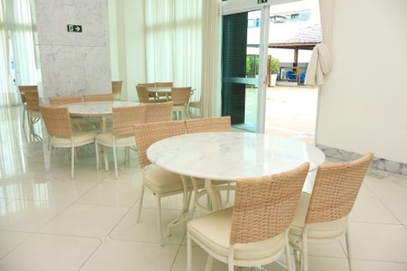 Apartamento para alugar com 207m², 4 quartos e 4 vagasÁrea comum - Salão de festas