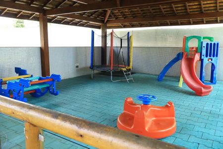 Apartamento para alugar com 207m², 4 quartos e 4 vagasÁrea comum - Playground