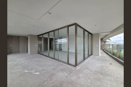 Apartamento à venda com 219m², 3 quartos e 4 vagasVaranda