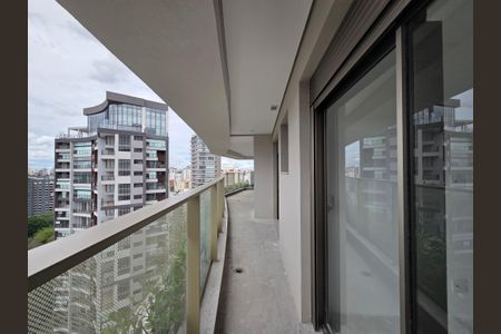 Apartamento à venda com 219m², 3 quartos e 4 vagasVaranda