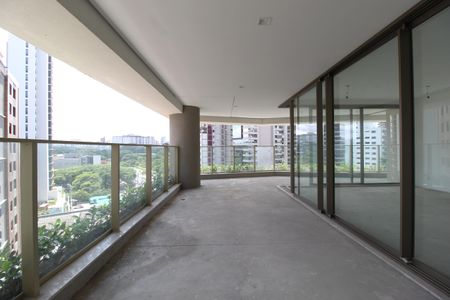 Apartamento à venda com 219m², 3 quartos e 3 vagasVaranda