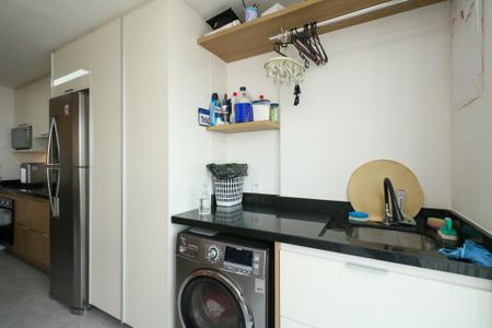 Apartamento à venda com 44m², 2 quartos e 1 vaga Apartamento à venda com 44m², 2 quartos e 1 vagaVaranda e Área de Serviço