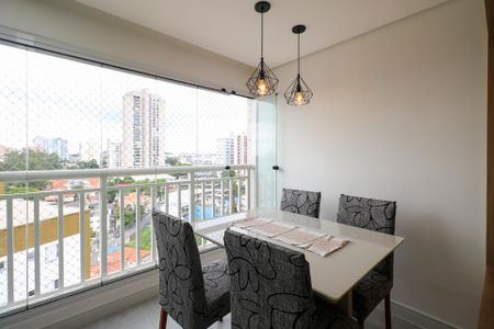 Apartamento à venda com 44m², 2 quartos e 1 vaga Apartamento à venda com 44m², 2 quartos e 1 vagaVaranda e Área de Serviço