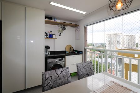 Apartamento à venda com 44m², 2 quartos e 1 vaga Apartamento à venda com 44m², 2 quartos e 1 vagaVaranda e Área de Serviço