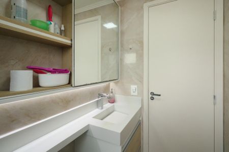 Apartamento à venda com 44m², 2 quartos e 1 vaga Apartamento à venda com 44m², 2 quartos e 1 vagaBanheiro