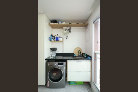 Apartamento à venda com 44m², 2 quartos e 1 vaga Apartamento à venda com 44m², 2 quartos e 1 vagaVaranda e Área de Serviço