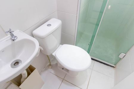 Banheiro de apartamento para alugar com 2 quartos, 40m² em Campo Grande, Rio de Janeiro