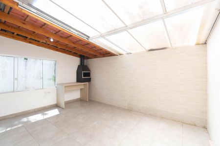 Casa de condomínio à venda com 70m², 3 quartos e 2 vagas