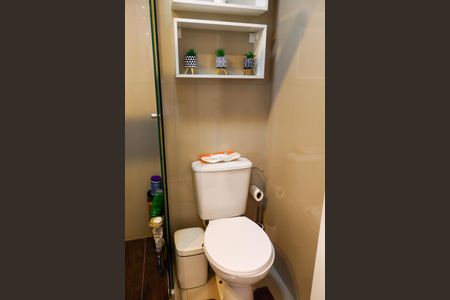 Apartamento à venda com 62m², 2 quartos e 1 vaga Apartamento à venda com 62m², 2 quartos e 1 vagaBanheiro