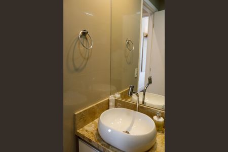 Apartamento à venda com 62m², 2 quartos e 1 vaga Apartamento à venda com 62m², 2 quartos e 1 vagaBanheiro