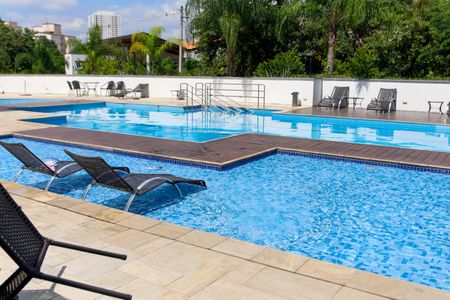 Apartamento à venda com 62m², 2 quartos e 1 vaga Apartamento à venda com 62m², 2 quartos e 1 vagaÁrea comum - Piscina