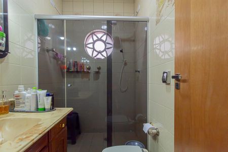 Casa para alugar com 385m², 3 quartos e 4 vagasBanheiro 2