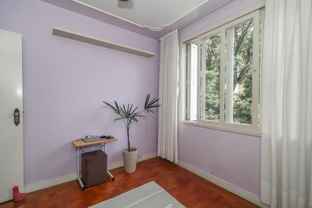 Quarto de apartamento à venda com 2 quartos, 57m² em Vila Ipiranga, Porto Alegre