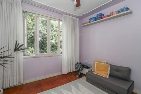 Quarto de apartamento à venda com 2 quartos, 57m² em Vila Ipiranga, Porto Alegre