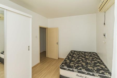 Quarto 1 de apartamento para alugar com 2 quartos, 65m² em Santana, Porto Alegre