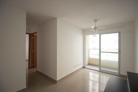 Sala de apartamento para alugar com 2 quartos, 56m² em Colubandê, São Gonçalo